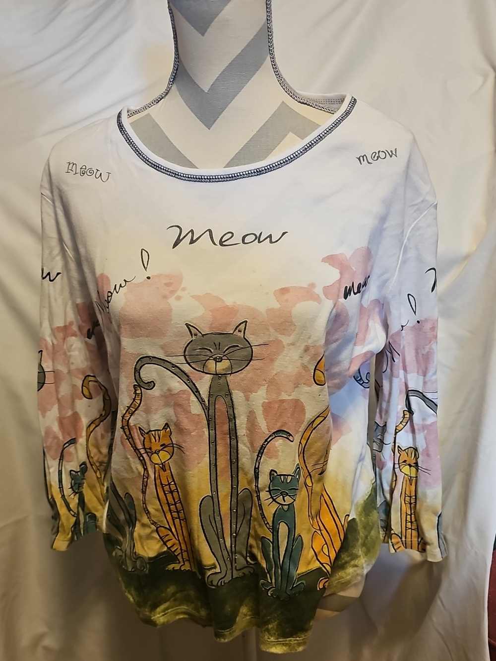 Whimsical Cat Print Long Sleeve Tee - White with Pink & Green